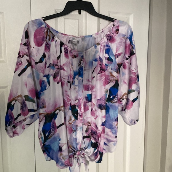 COPY - Jennifer Lopez Flowy Blouse sz XL - Picture 2 of 4